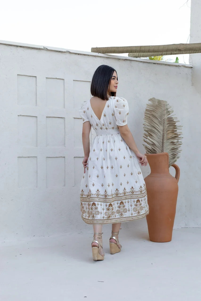 Vestido Agatha Bordado Branco com Dourado