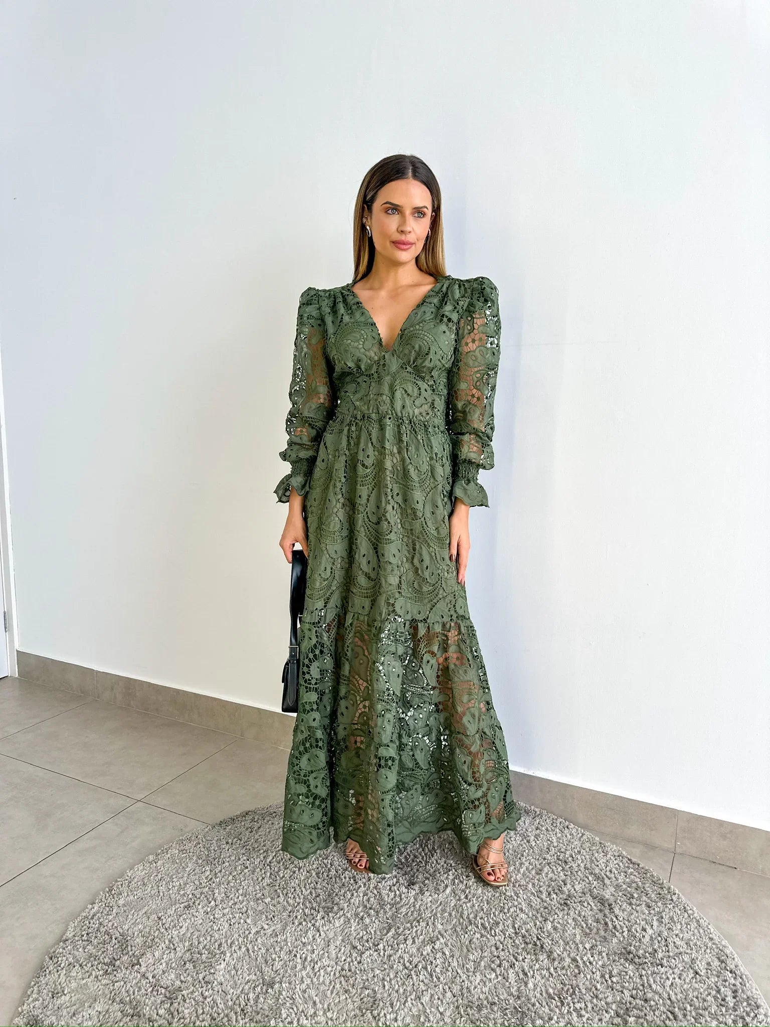 Vestido Glória Longo de Renda Manga Bufante Verde Militar