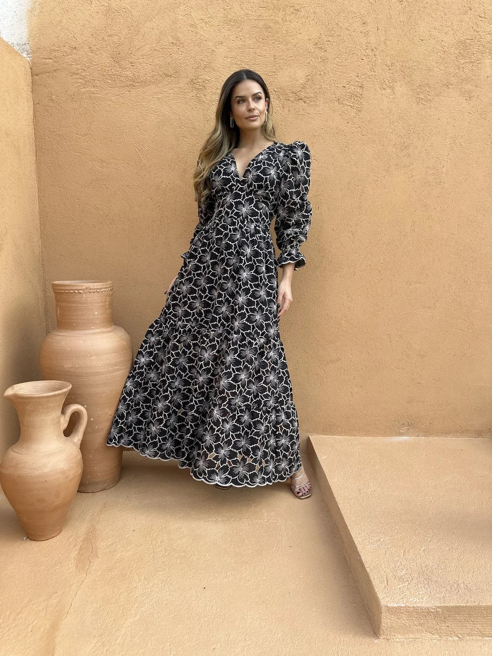 Vestido Glória Longo manga bufante de Renda bicolor Bege com preto